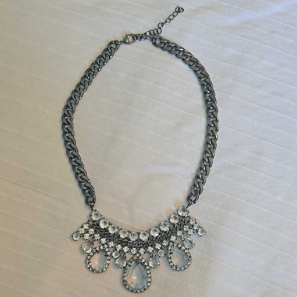 Elegant Silver Necklace with Crystal Accents